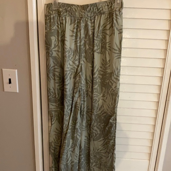 Green flowy beach pants - Picture 1 of 3